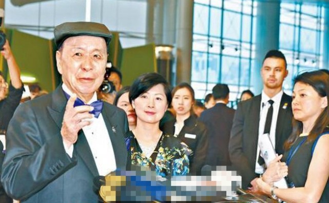 吕志和与何鸿燊不同,他没有四房太太,只有夫人赵锦屏,两人结婚近70年