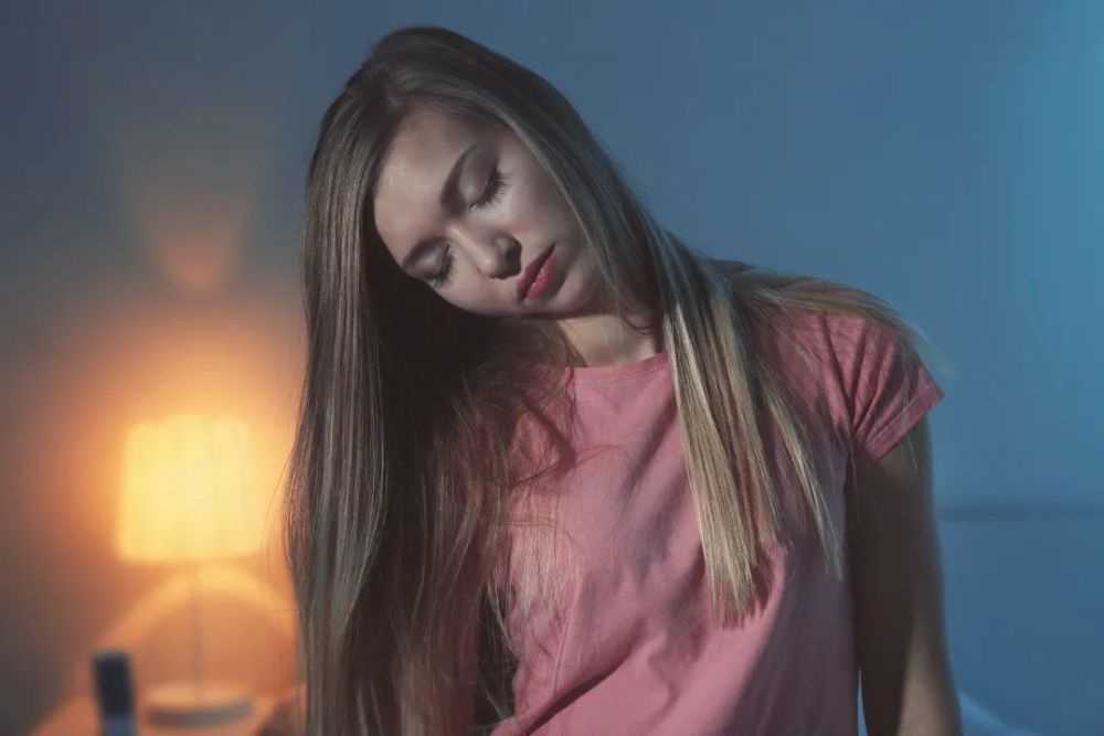 梦游|梦游是被下了降头吗？一旦叫醒非死即疯？