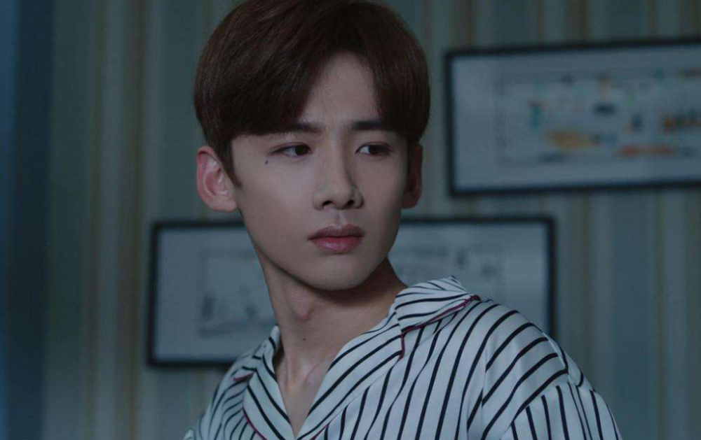 小鲜肉|小鲜肉参加品牌秀：吴亦凡朱一龙被嘲土气，范丞丞白敬亭颇为帅气