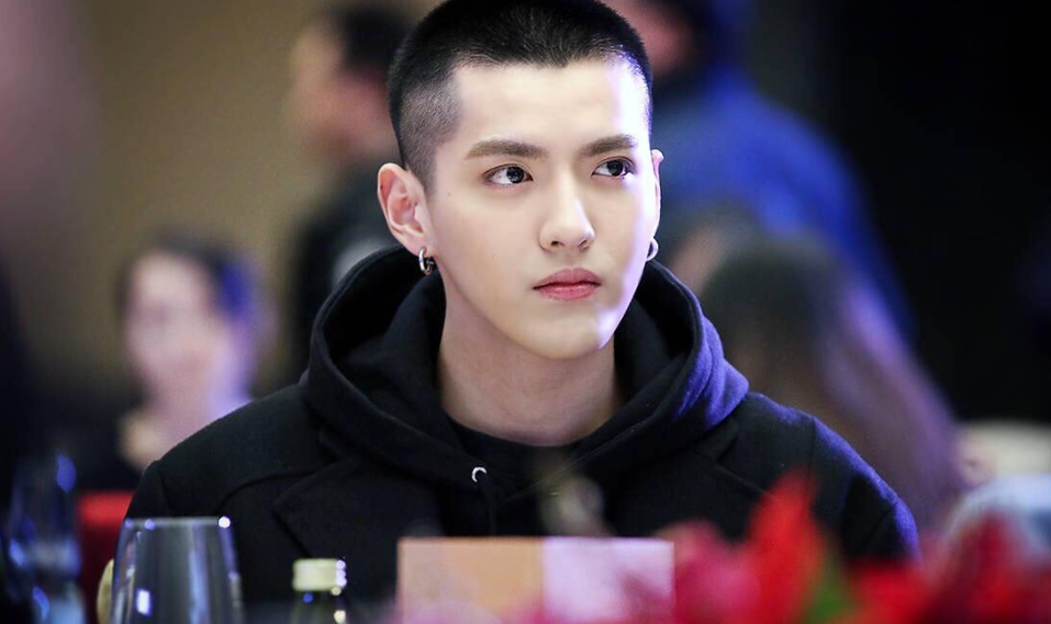 小鲜肉|小鲜肉参加品牌秀：吴亦凡朱一龙被嘲土气，范丞丞白敬亭颇为帅气