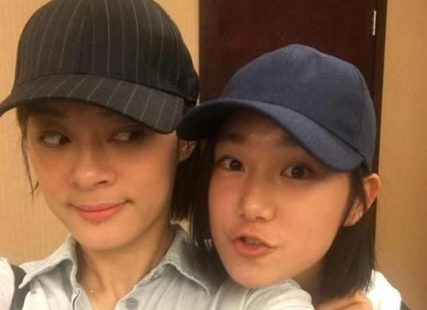 孙俪|孙俪妹妹入学北影第一天，一心宠姐送蛋糕，姐妹俩远程互动好温馨