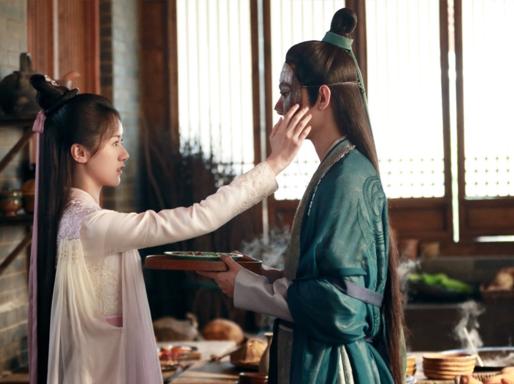 长安诺|《琉璃》收官，《长安诺》女主和成毅穿情侣装，还承认初遇真爱？