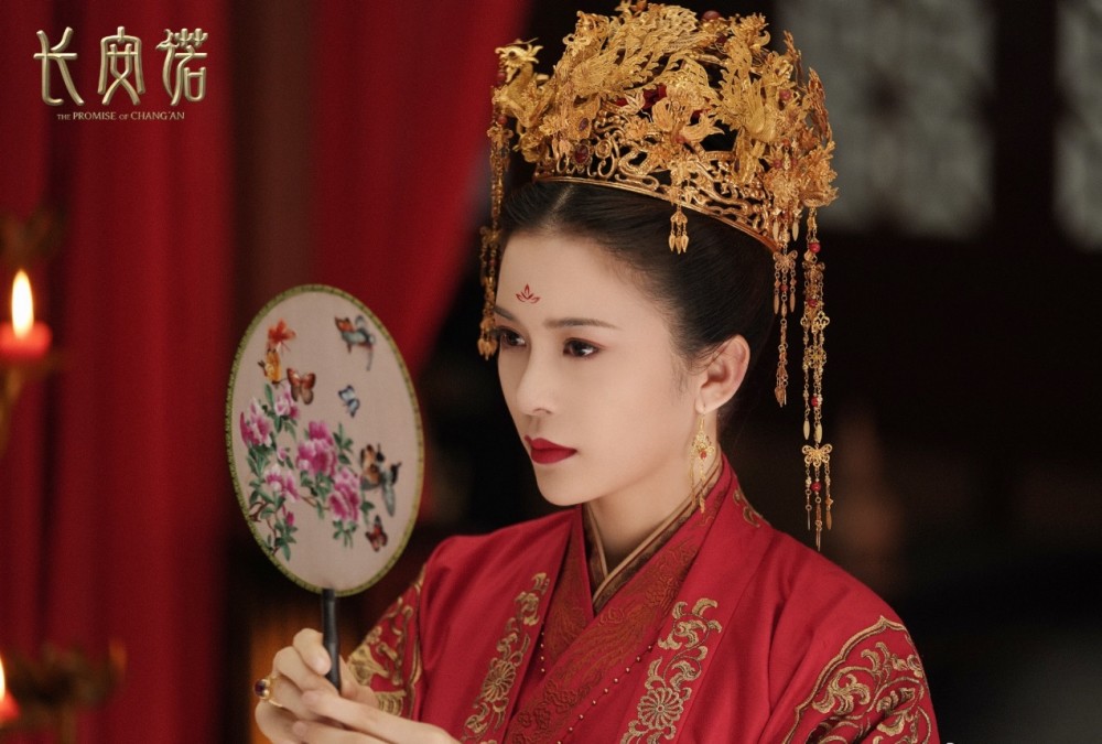 长安诺|《琉璃》收官，《长安诺》女主和成毅穿情侣装，还承认初遇真爱？