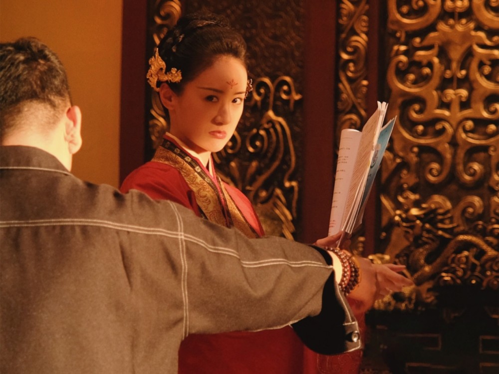 云歌|12位嘉宾宣传《琉璃》云歌会，11位配图都是同一张，唯独成毅特殊