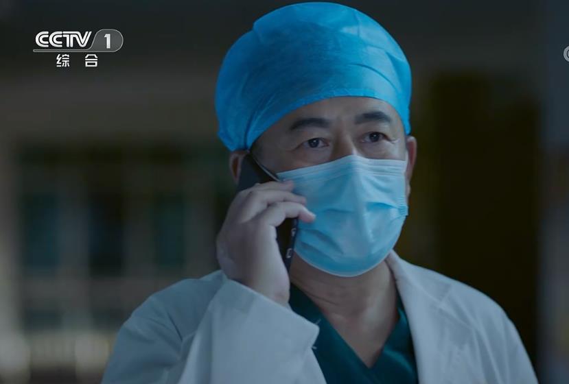 最美逆行者|《最美逆行者》看哭了，王志飞演活华院长，车里的哭戏令人动容