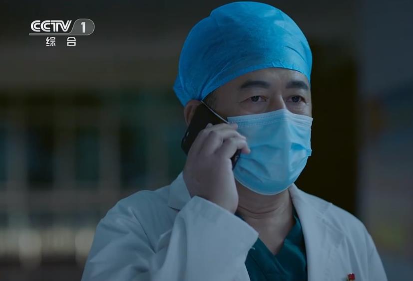 最美逆行者|《最美逆行者》看哭了，王志飞演活华院长，车里的哭戏令人动容