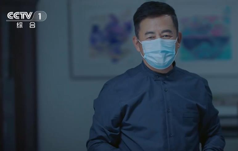 最美逆行者|《最美逆行者》看哭了，王志飞演活华院长，车里的哭戏令人动容