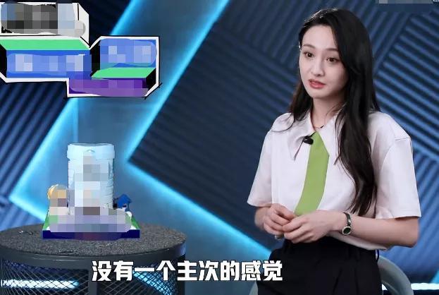 郑爽|郑爽上《脱口秀》被指没文化，讲评全程敷衍，最后干脆踩凳玩手