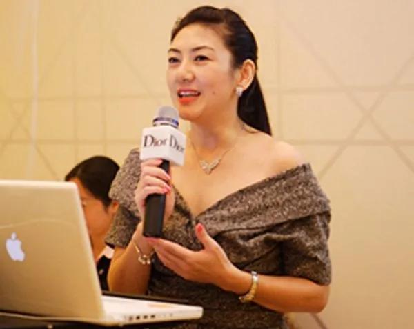 豪宅|喜提豪宅和兰博基尼，和郑恺分手后，她怎么过得更爽了？