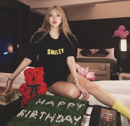 豪宅|喜提豪宅和兰博基尼，和郑恺分手后，她怎么过得更爽了？