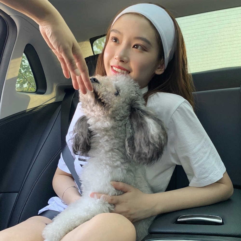 半藏森林复出,前男友为她过世,数万条差评视而不见心理太强大