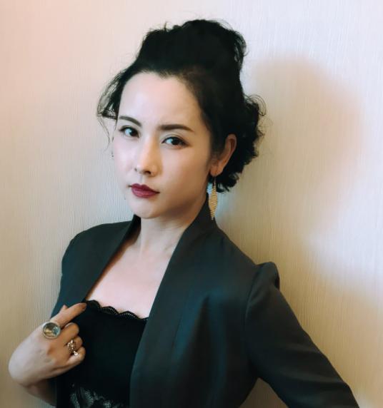 碧血剑:女主"温青青"演技不佳退圈,"安小慧"年过四十仍很美