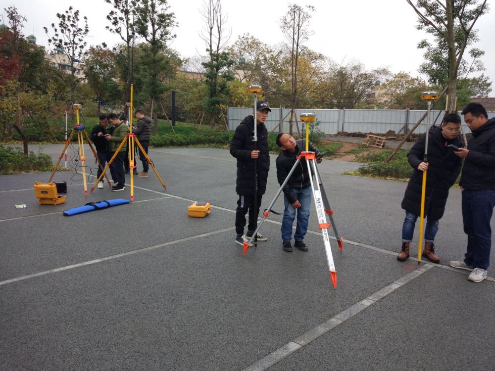 复杂平面图形测量放线的原则
