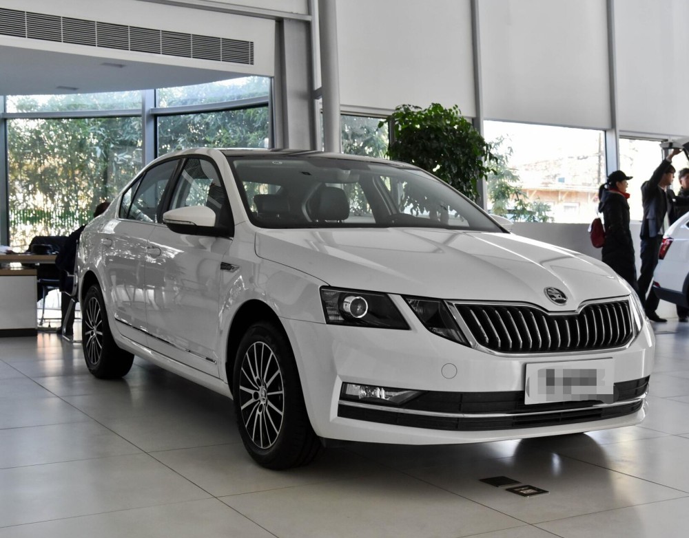 新款斯柯达明锐曝光,预售9.8万,1.4t 6at,新造型比速腾还帅气