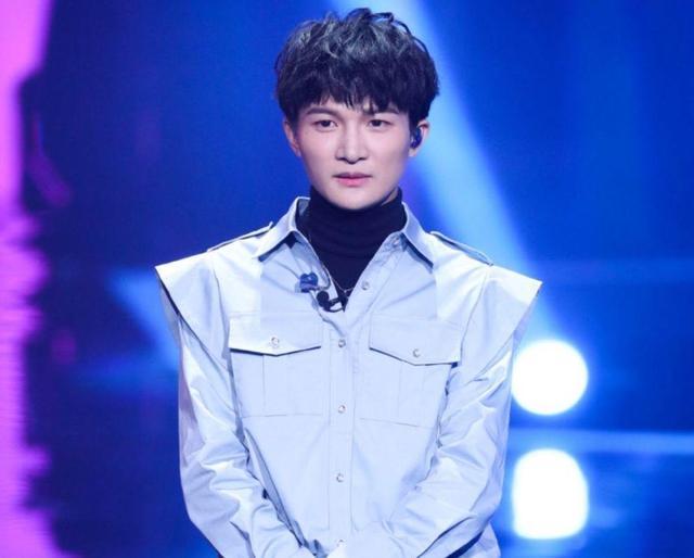 毛不易|周深频繁参加综艺被吐槽？比起毛不易，他确实用力过猛了！