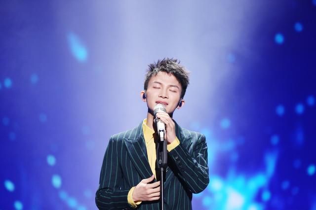 毛不易|周深频繁参加综艺被吐槽？比起毛不易，他确实用力过猛了！