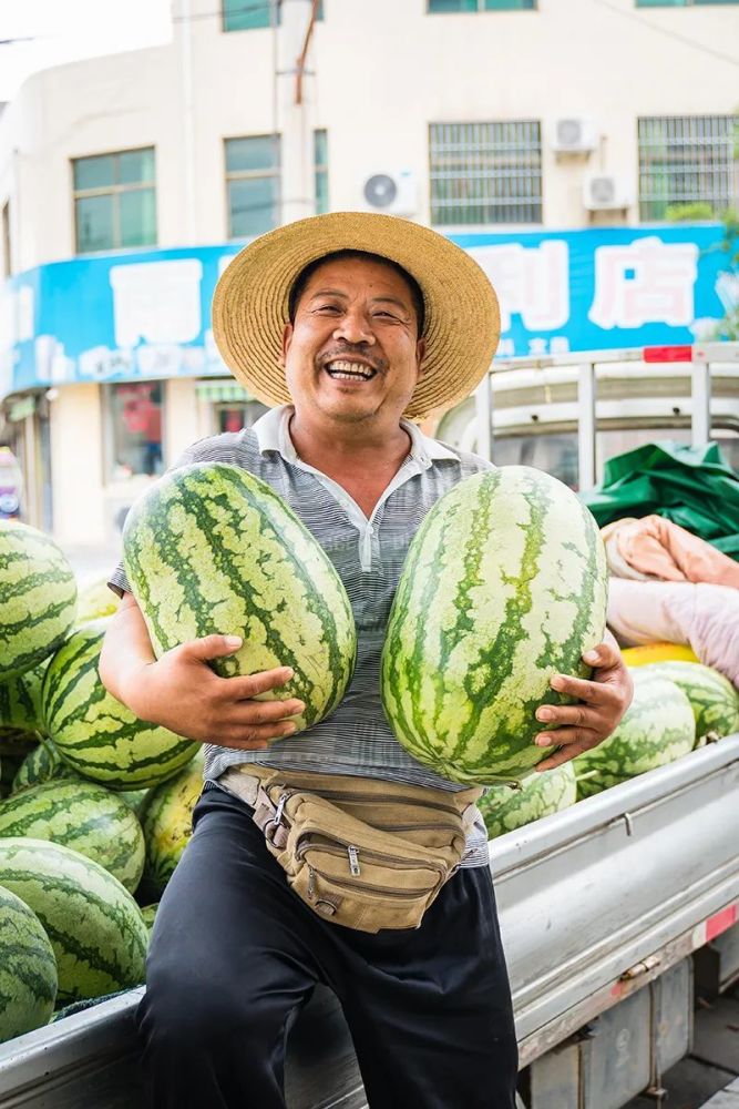 许凯我在村里有一百个老人朋友