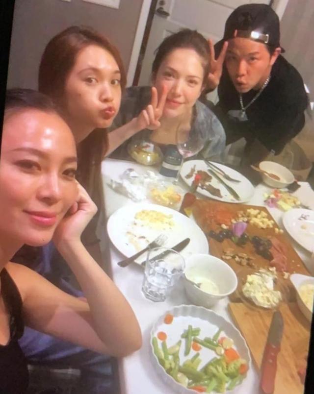 黄鸿升|黄鸿升亲妹晒与哥哥最后聊天记录，黄鸿升保留着与外甥出生时的合影