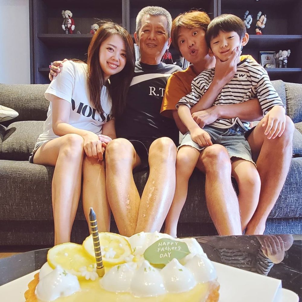 黄鸿升|黄鸿升亲妹晒与哥哥最后聊天记录，黄鸿升保留着与外甥出生时的合影