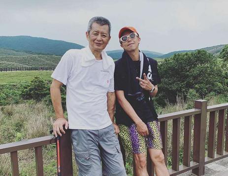 黄鸿升|黄鸿升亲妹晒与哥哥最后聊天记录，黄鸿升保留着与外甥出生时的合影