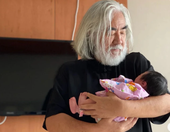 杜星霖|杜星霖月子期插花酿酒超有情调，表白69岁张纪中：过上了理想生活