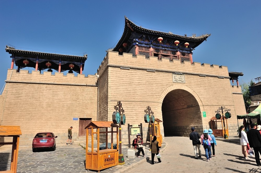 青海西宁:丹葛尔古城掠影,丹葛尔意为"白海螺",农耕草原文化在这里