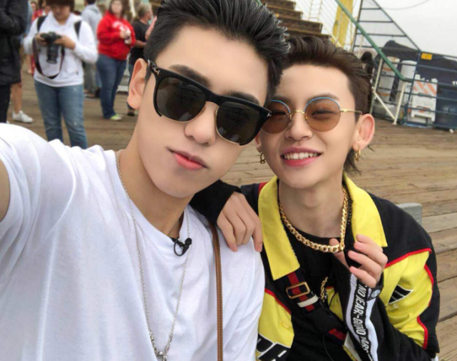 塑料兄弟情王子异探班小鬼没想到背后偷偷吐槽的话被曝光