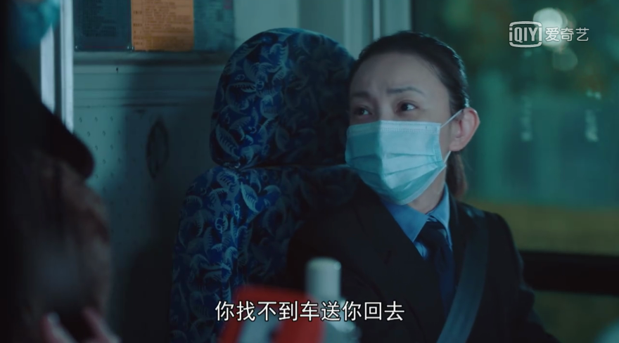 最美逆行者|《最美逆行者》央视1套开播，仅仅看了几分钟，就忍不住流下眼泪