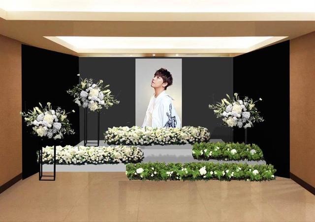 黄鸿升|黄鸿升灵堂布置曝光！被白色鲜花包围，遗照帅气阳光令人不舍