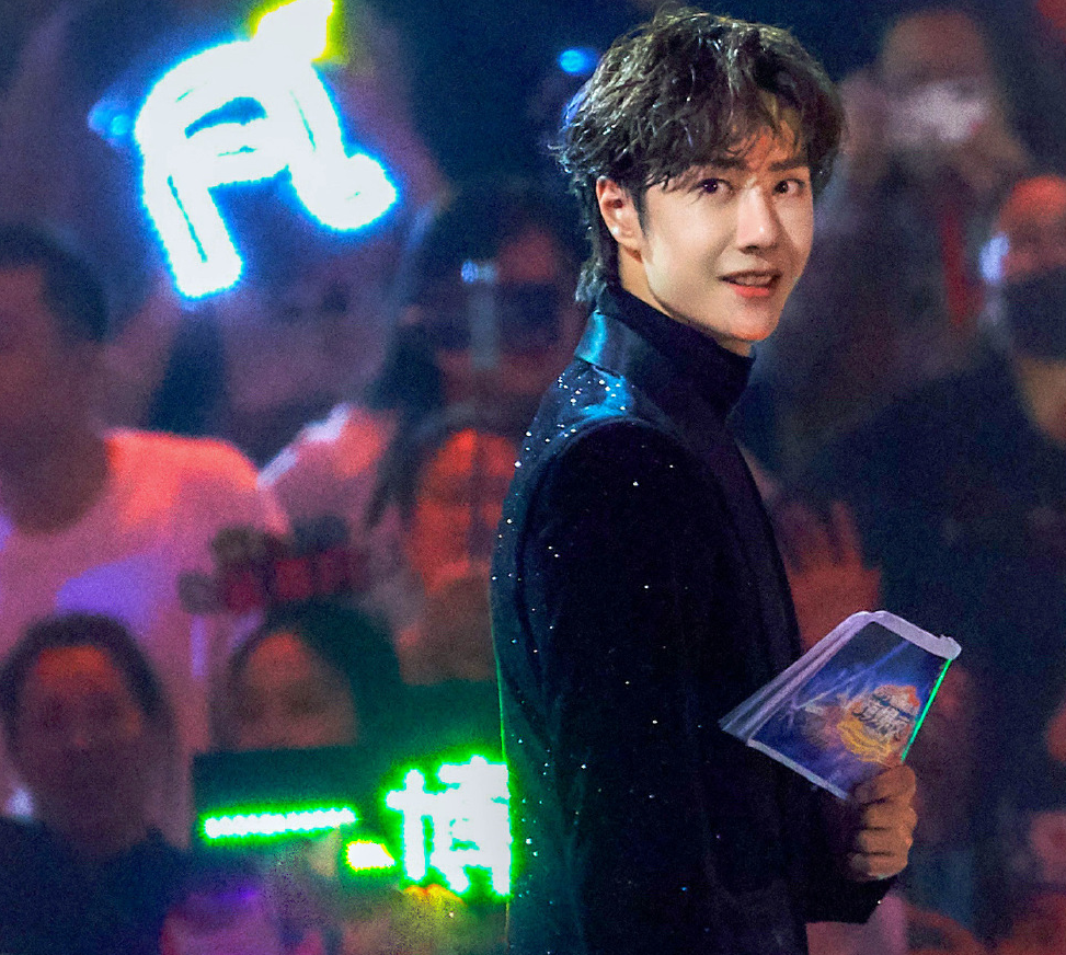 王一博|金鹰奖三轮投票开始，王一博反超断层第一，《天天向上》拉票助力