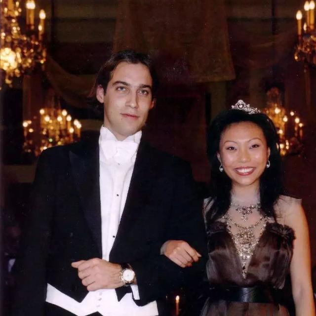 3名华人参加巴黎名媛舞会 没有赌王女儿 国产名媛谁最出众 腾讯新闻