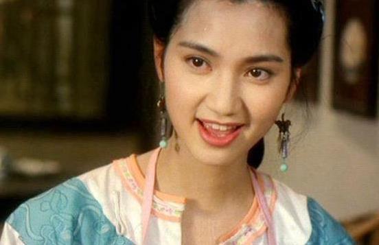 洪欣|49岁洪欣华丽转身！稍微一打扮就美得霸屏，优越身材比例惹人羡