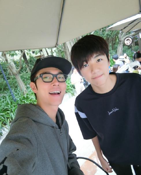 洪欣|49岁洪欣华丽转身！稍微一打扮就美得霸屏，优越身材比例惹人羡