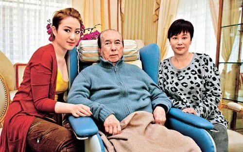 安以轩|安以轩太好命！怀二胎老公又赠股份，身价暴涨这点还超越赌王三太