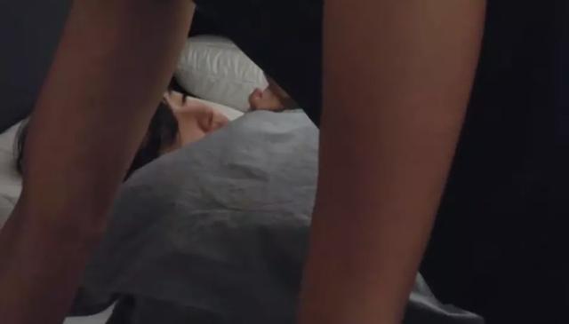 杨子姗|杨子姗“作”过头？因洁癖崩溃痛哭，转头却躺床上刷牙吃东西