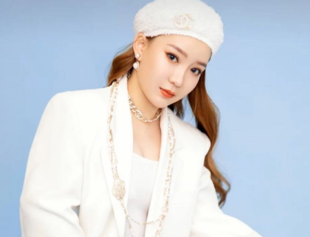 网红刘大美生日会有排面,粉丝送百万豪车表白,小沈龙唐鉴军助阵