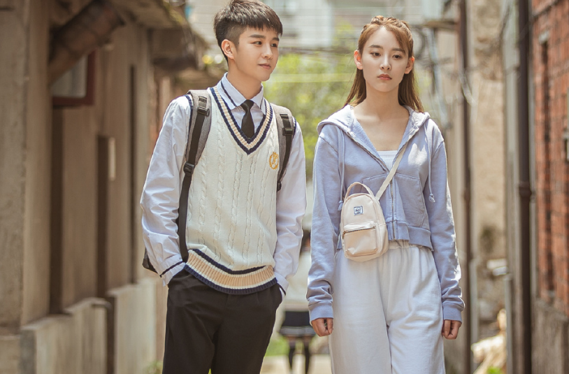 我喜欢你|《我喜欢你》才刚播，又有现代甜宠剧将袭，男女主大家都熟悉！