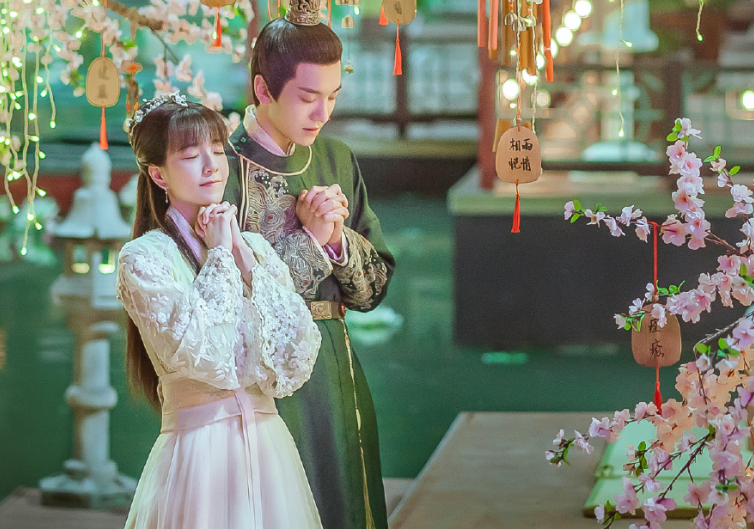 我喜欢你|《我喜欢你》才刚播，又有现代甜宠剧将袭，男女主大家都熟悉！