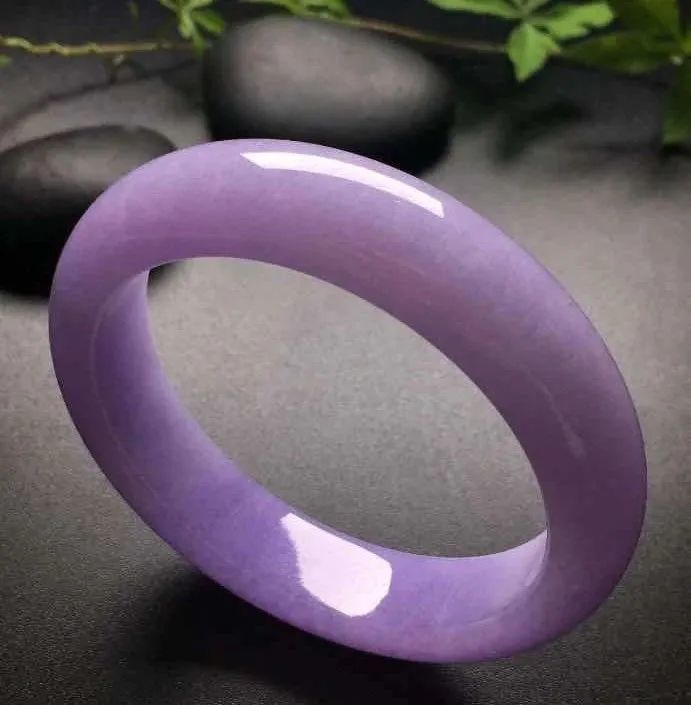 持宝人|持宝人瑞丽代购翡翠鉴定后锤头疼哭，朋友代购你还敢信吗？