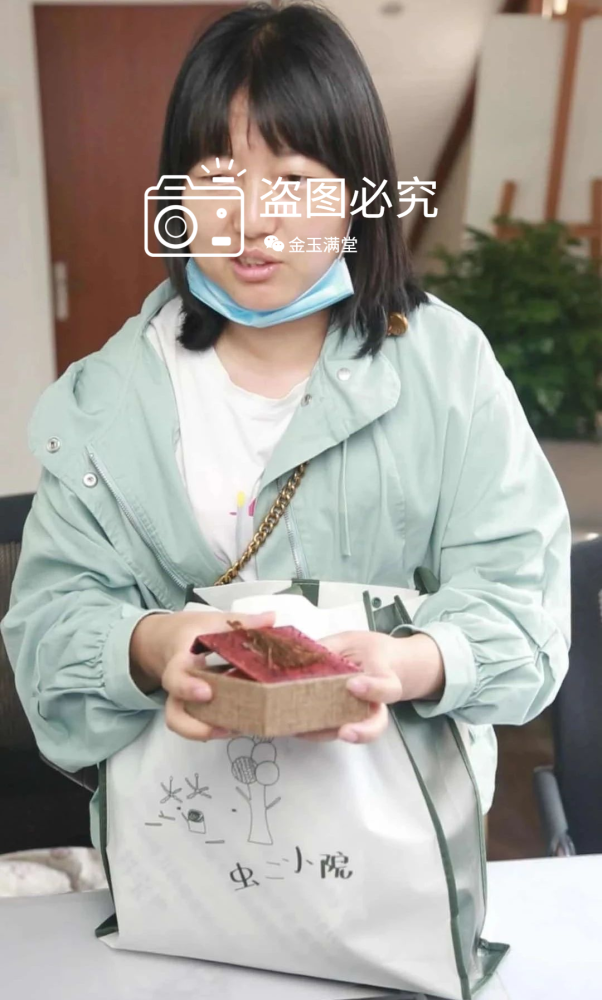 持宝人|持宝人瑞丽代购翡翠鉴定后锤头疼哭，朋友代购你还敢信吗？