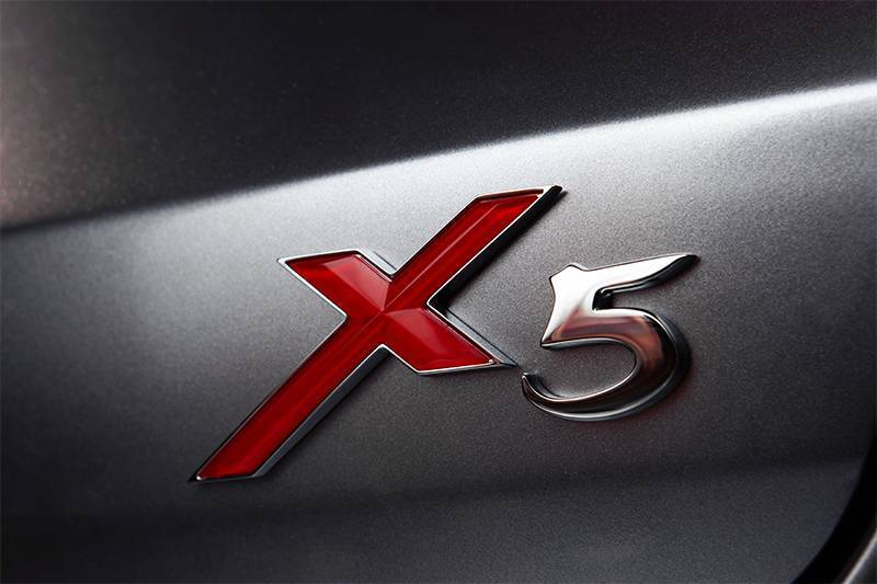 长安欧尚x5|长安欧尚X5于北京车展预售，11月中旬上市，主打运动造型犀利