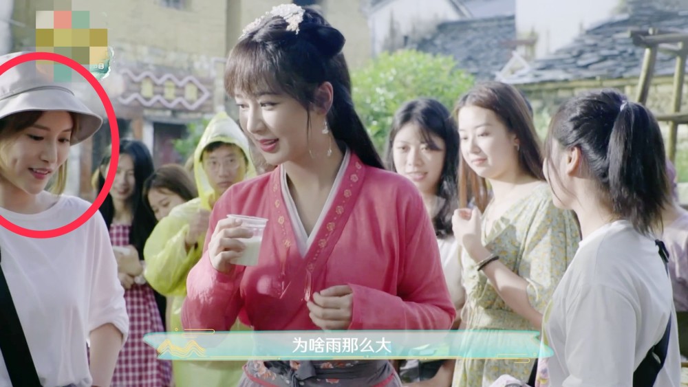杨紫|杨紫新剧造型曝光，粉色古装灵气十足，却被网友吐槽没身边人好看