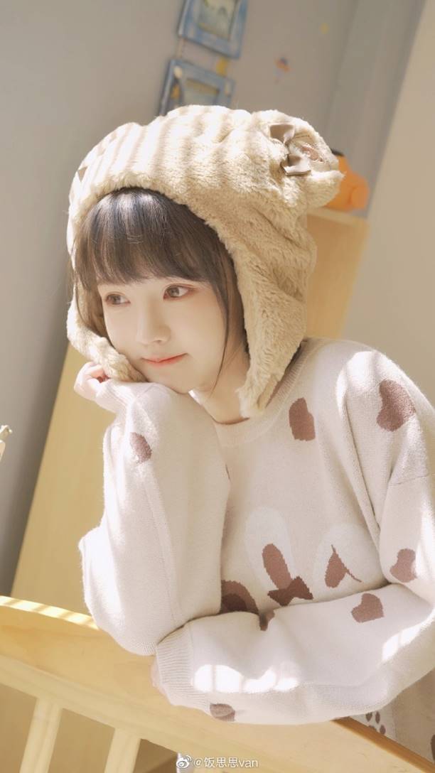 但老话说人红是非多,这事换到谁身上都不例外,一些gang精去看了她yy