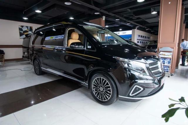 奔驰v260l高顶维努斯版 匠心传承,奢华再现|奔驰v260|维努斯|奔驰v级