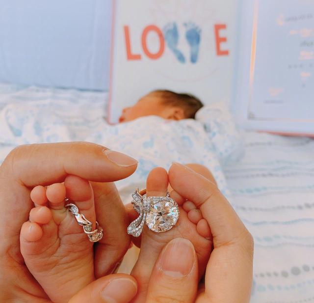 安以轩|二胎礼物？安以轩获赠丈夫股份，估值身价已超12亿