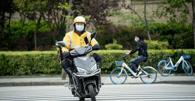 杨洋|《在一起》定档四大卫视：杨洋、邓伦等造型揭晓，刘敏涛哽咽落泪