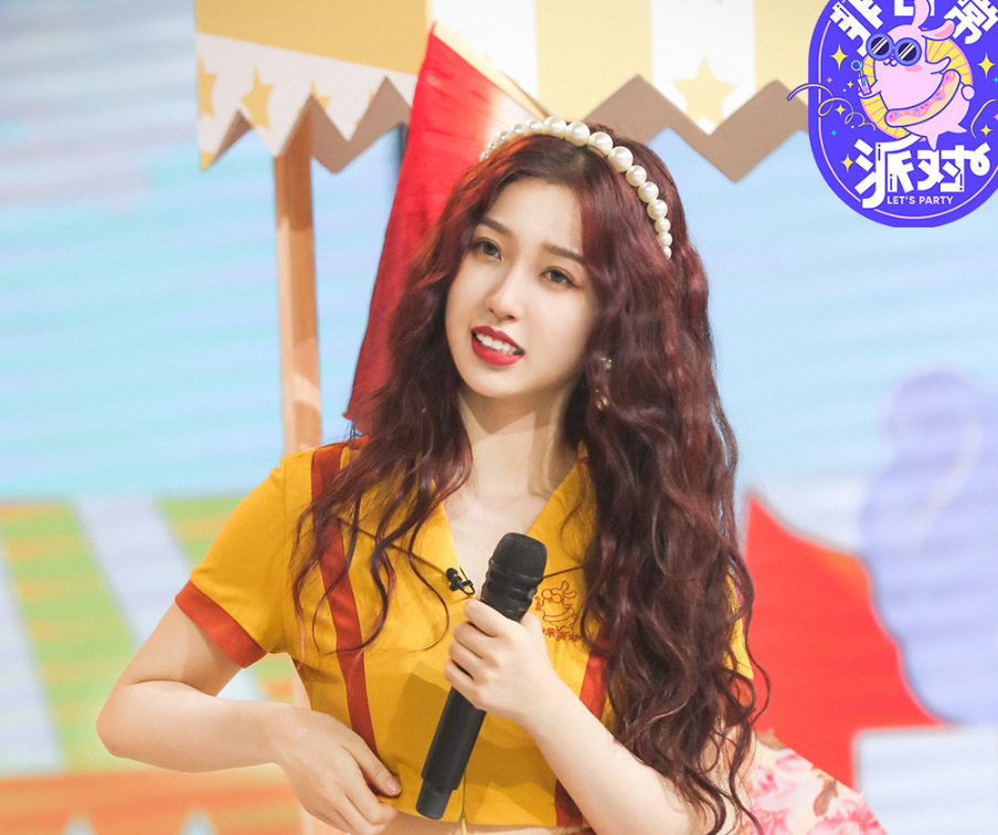 虞书欣|网传虞书欣新剧将开机，搭档初恋男友丁禹兮，这CP感足足的