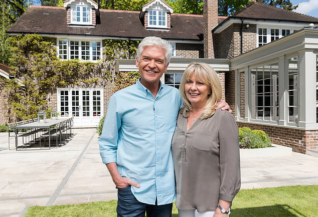 菲利普·斯科菲尔德|英国著名主持人因个人取向离婚，愿意均分巨额财产，但要求太太继续保持忠诚