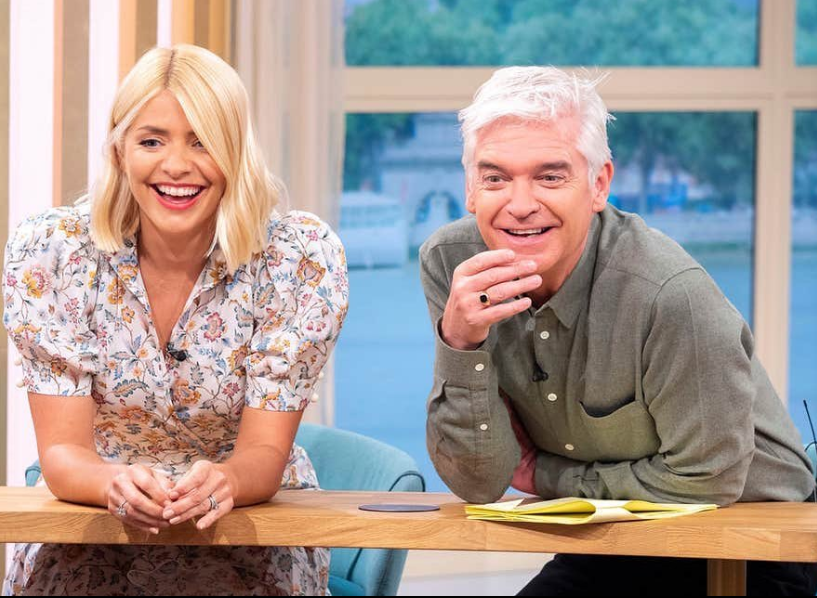 菲利普·斯科菲尔德|英国著名主持人因个人取向离婚，愿意均分巨额财产，但要求太太继续保持忠诚