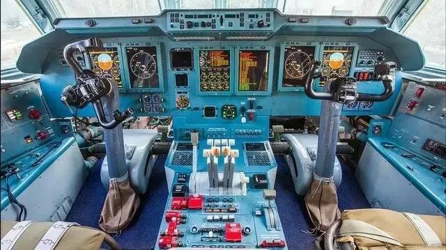 中美俄三国战略运输机驾驶舱对比运20vsc17vs伊尔76谁更强